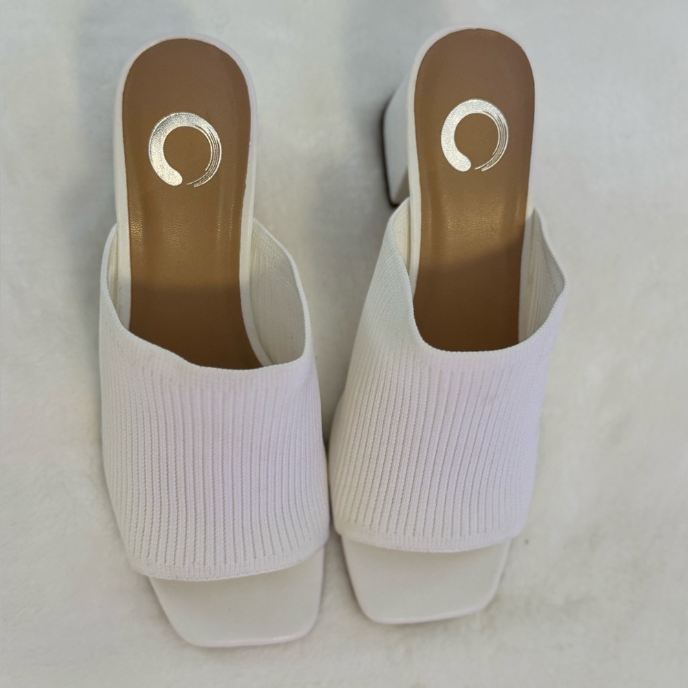 Journee Lorenna Elegant White Women's Mules - Size 7WD